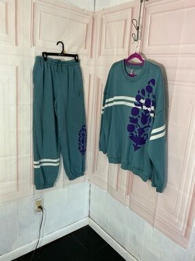 Free People Movements, 2 piece Sweatshirt and sweatpants.,